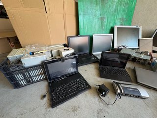 Lote de equipos informáticos, precio negociable