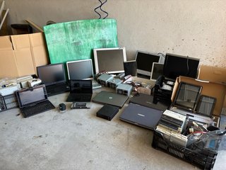 Lote de equipos informáticos, precio negociable