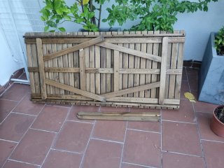 Tavolo da esterno in teak Ikea