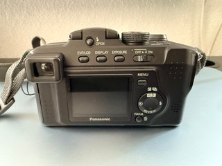 Cámara Panasonic Lumix FZ5 Negra, objetivo LEICA