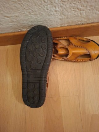 Sandalias de piel para hombre