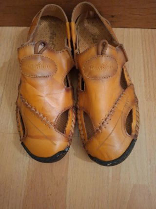 Sandalias de piel para hombre