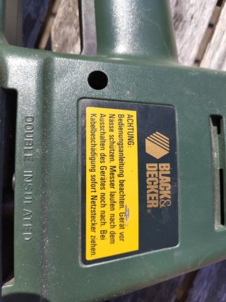 Cortasetos Black & Decker