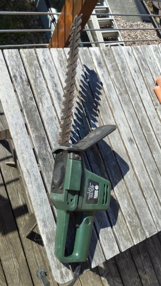 Cortasetos Black & Decker