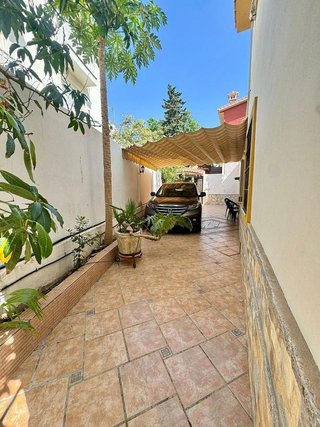Chalet en venta en La Carihuela en Torremolinos