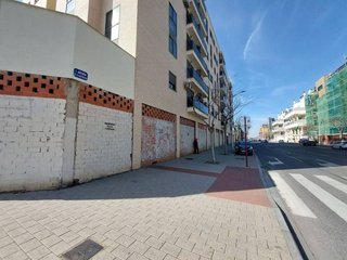 Local comercial en alquiler en Santa Cruz - Industria - Polígono Campollano en Albacete
