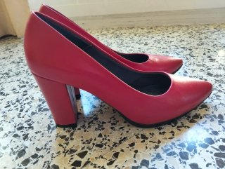 Zapatos de tacón Chamby rojos