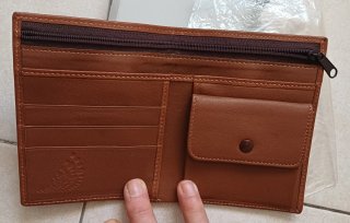 Cartera de piel nueva color marrón