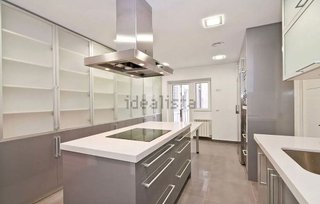 Piso en alquiler en Almagro en Madrid