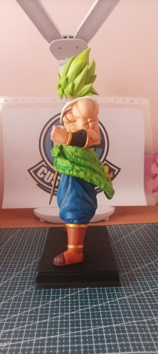 Figura custom Broly
