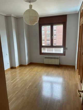 Piso en alquiler en Pº Zorrilla - Cuatro de Marzo en Valladolid