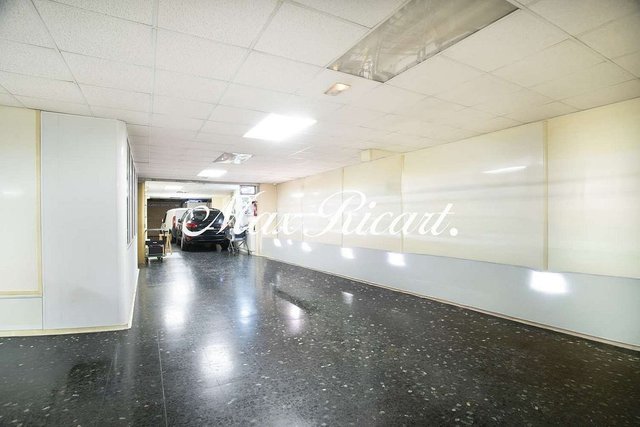 Local comercial en venta en El Camp d'en Grassot i Gràcia Nova en Barcelona - Imagen 2