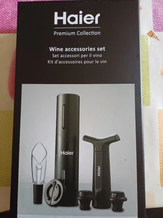 Set accessori vino metallo e plastica