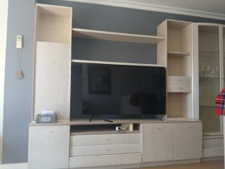 Mueble de salón modular madera y cristal