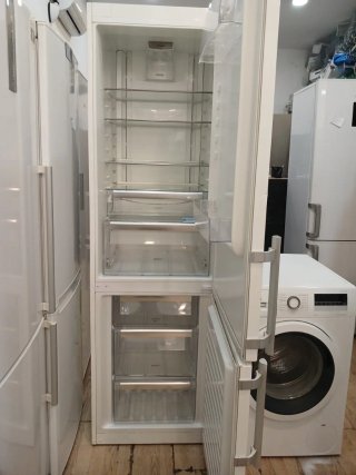 Nevera Electrolux y Lavadora Bosch