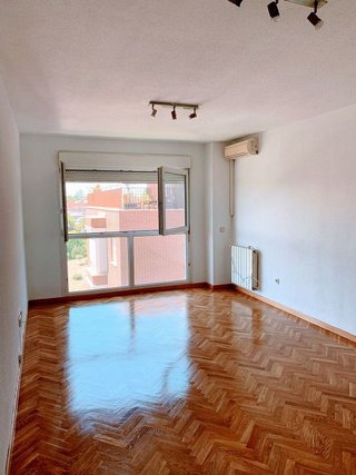 Piso en alquiler en Las Tablas en Madrid