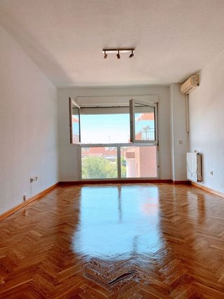 Piso en alquiler en Las Tablas en Madrid