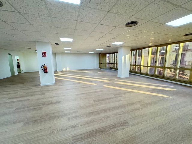 Oficina en alquiler en La Dreta de l'Eixample en Barcelona - Imagen 10