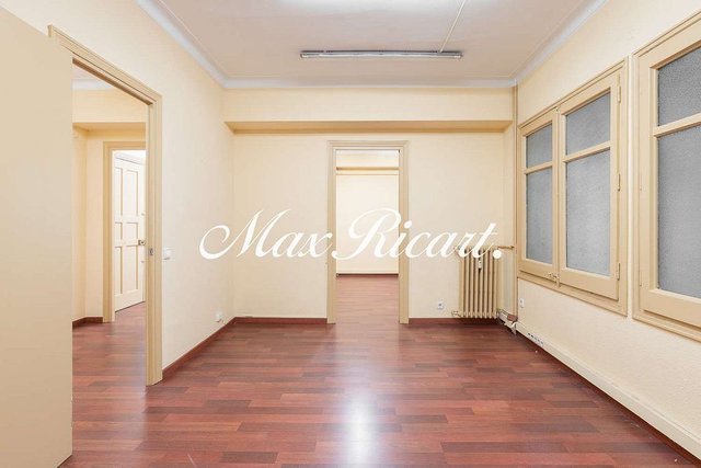 Oficina en venta en La Dreta de l'Eixample en Barcelona - Imagen 2