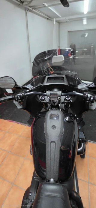 Harley Davidson Low Rider ST 117 Negra