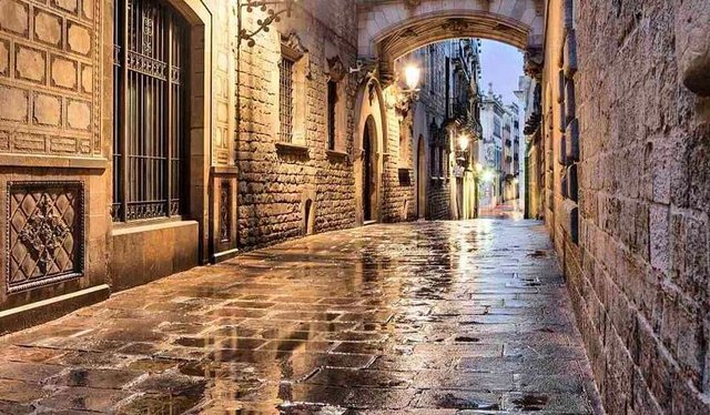 Local comercial en venta en El Gòtic en Barcelona - Imagen 2