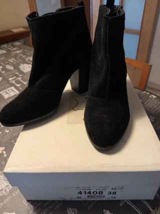 Botines piel negros tacón Zara T.38