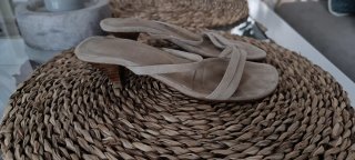 Sandalias de piel beige talla 37