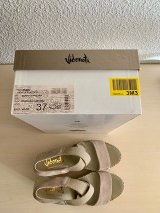 Sandalias cuña beige talla 37 de Vidorreta nuevas