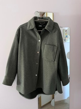 Sobrecamisa Zara verde oliva