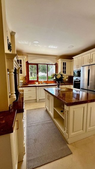 Chalet en alquiler en Elviria en Marbella