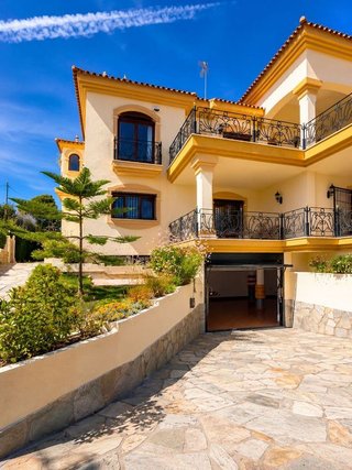 Chalet en alquiler en Elviria en Marbella