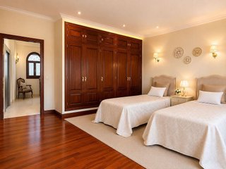 Chalet en alquiler en Elviria en Marbella