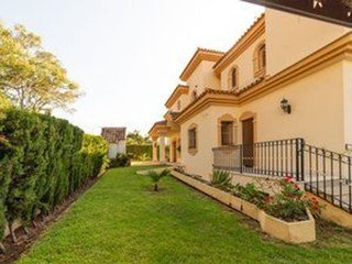 Chalet en alquiler en Elviria en Marbella
