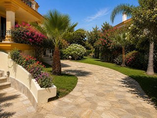 Chalet en alquiler en Elviria en Marbella