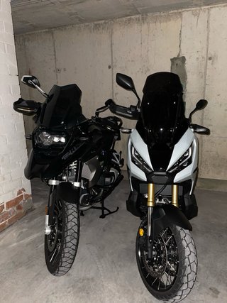 Honda X-ADV 2024 Negra