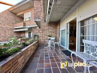 Casa adosada en venta en Carlos V en Laredo