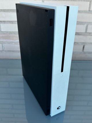 Consola Xbox One S Blanca + Mando Original Verde
