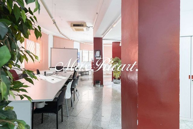 Local comercial en venta en Sants-Badal en Barcelona