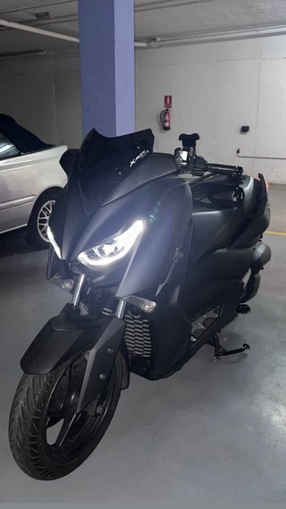 Yamaha Xmax 125 - 17000 km cúpula deportiva