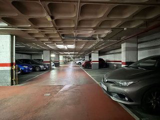 Garaje en venta en Can Vidalet en Esplugues de Llobregat