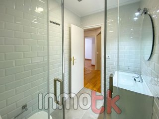 Piso en alquiler en Cuatro Caminos - Plaza de la Cubela en Coruña (A)