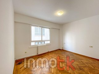 Piso en alquiler en Cuatro Caminos - Plaza de la Cubela en Coruña (A)