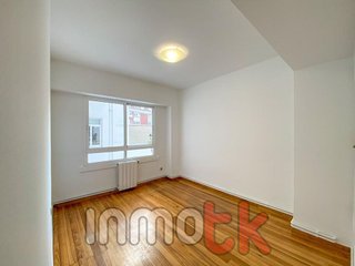 Piso en alquiler en Cuatro Caminos - Plaza de la Cubela en Coruña (A)