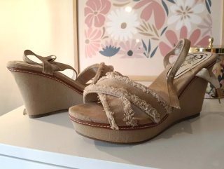 Zuecos cuña beige talla 37