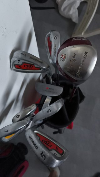 Bolsa de golf INESIS niños y palos REBAJADO