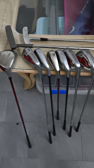 Bolsa de golf INESIS niños y palos REBAJADO