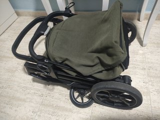 Silla de paseo Inglesina Maior verde militar.