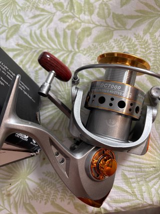 Carrete de pesca DC7000 y DC5000