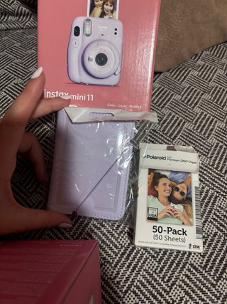 Cámara Instax Mini 11 + Funda Lila+ papel de fotos