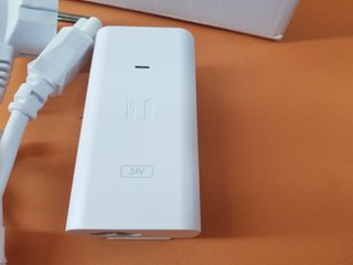 Ubiquiti POE-24-12W Adaptador PoE 24V Blanco